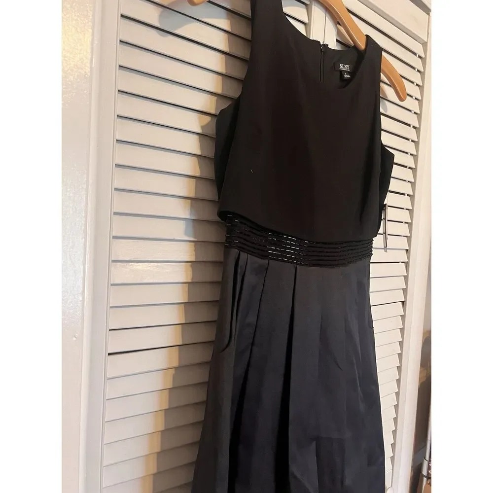 SLNY Women's Size 6 Dress NEW Fit‎ & Flare Sleeveless Overlay Pleated Pockets